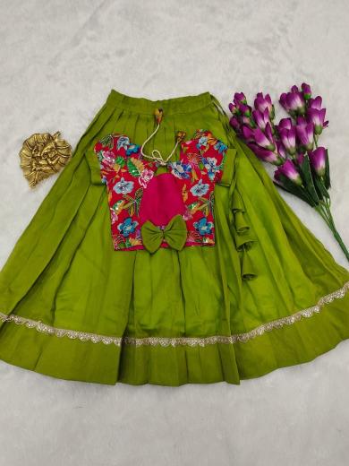 kids lehenga Cosmos silk White Affordable kids wear in Surat